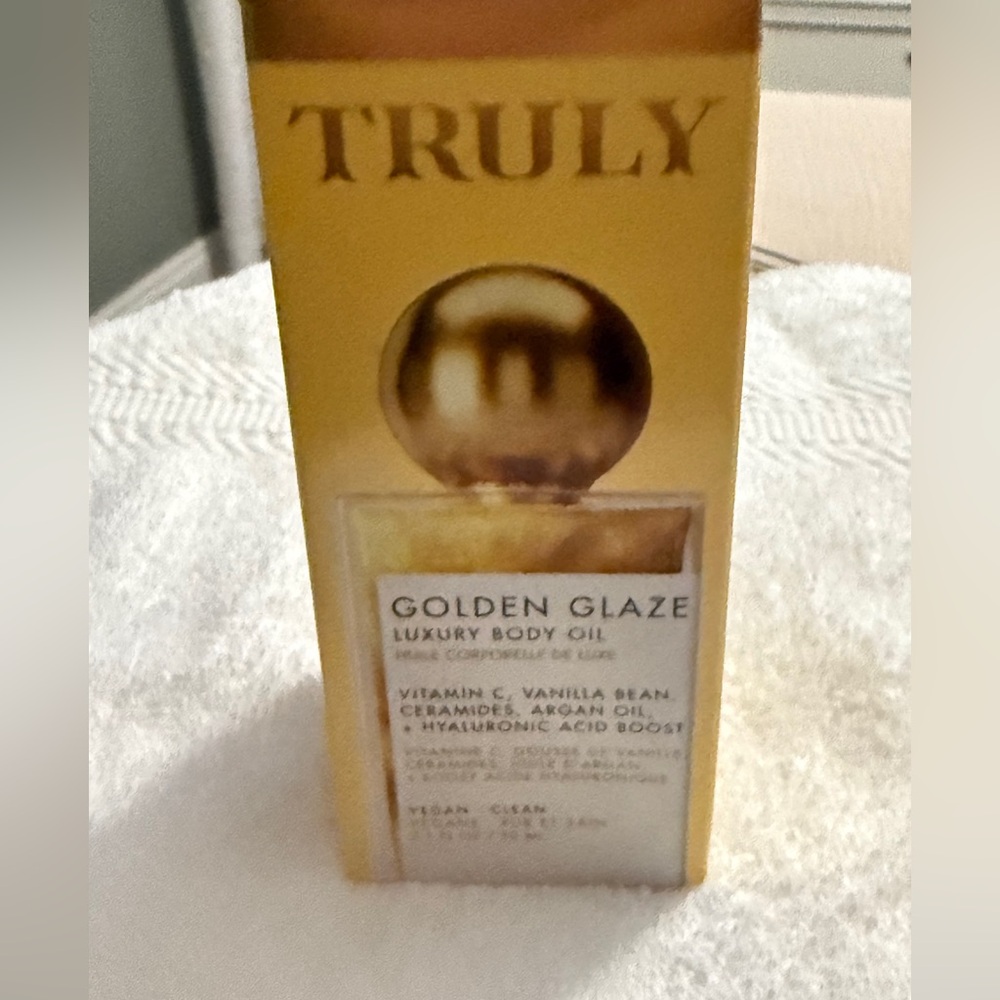 TRULY Golden Glaze Luxury Body Oil